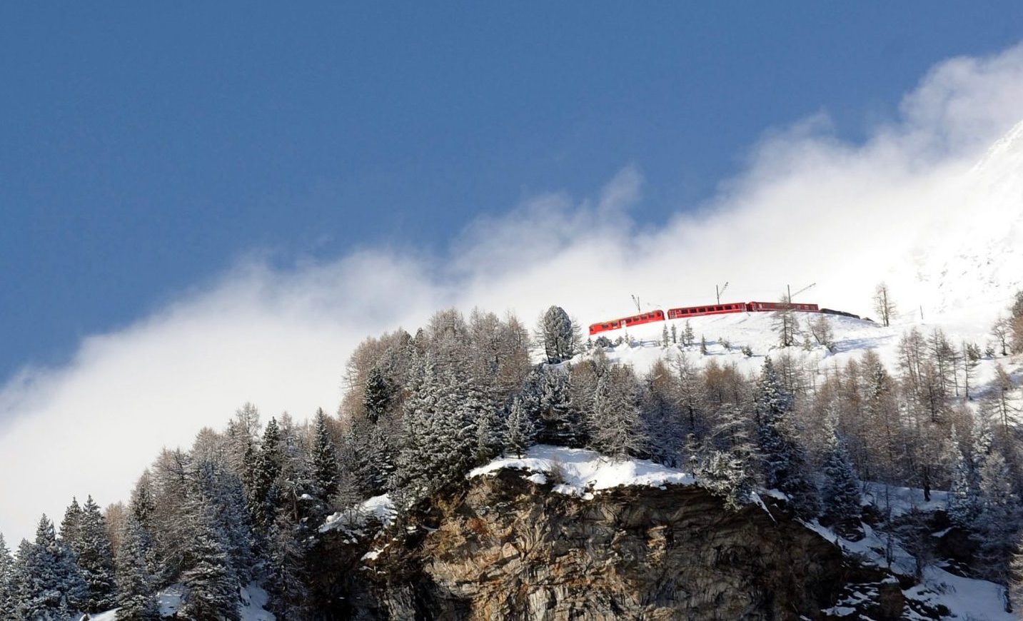 Bernina Express_Arosa_Winter4©RhätischeBahn.jpg