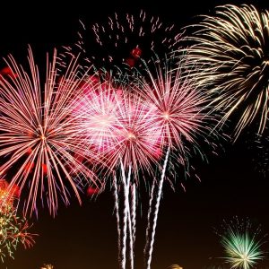 fireworks-pixabay_1953253_1280.jpg