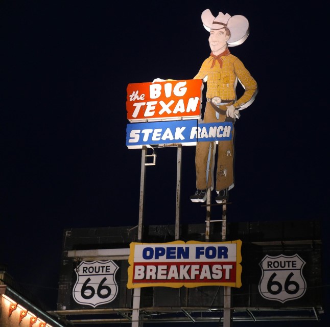 Neon_an der Route 66_Big_Texan_Steak_