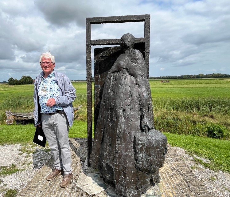 Nun Ackerland, einst Meer - Guide Niko de Boer erklärt Schoklands Mutation Foto Ulrike Wirtz