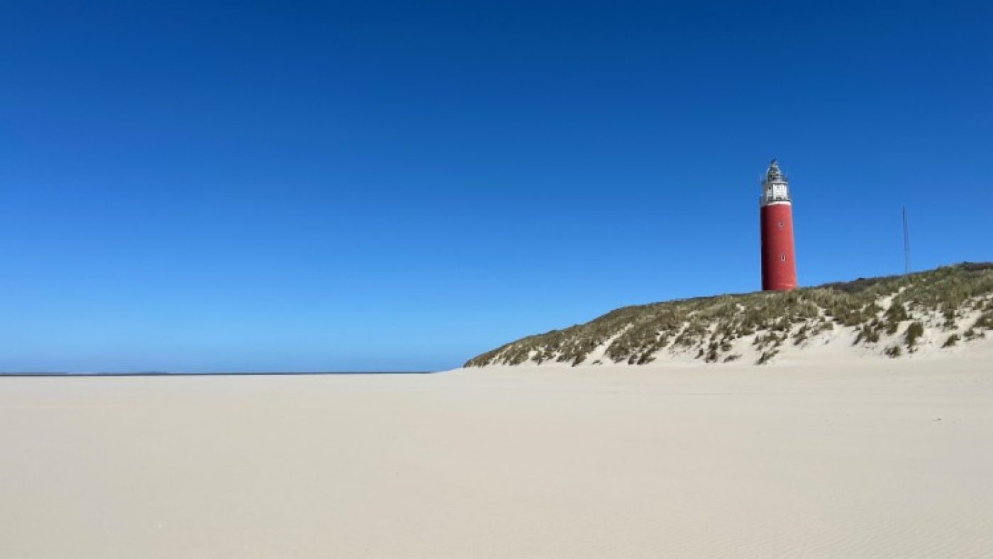 Texels_beruehmte-Sandstraende-und-der-Leuchtturm_Foto_Ulrike_Wirtz_6693.jpg