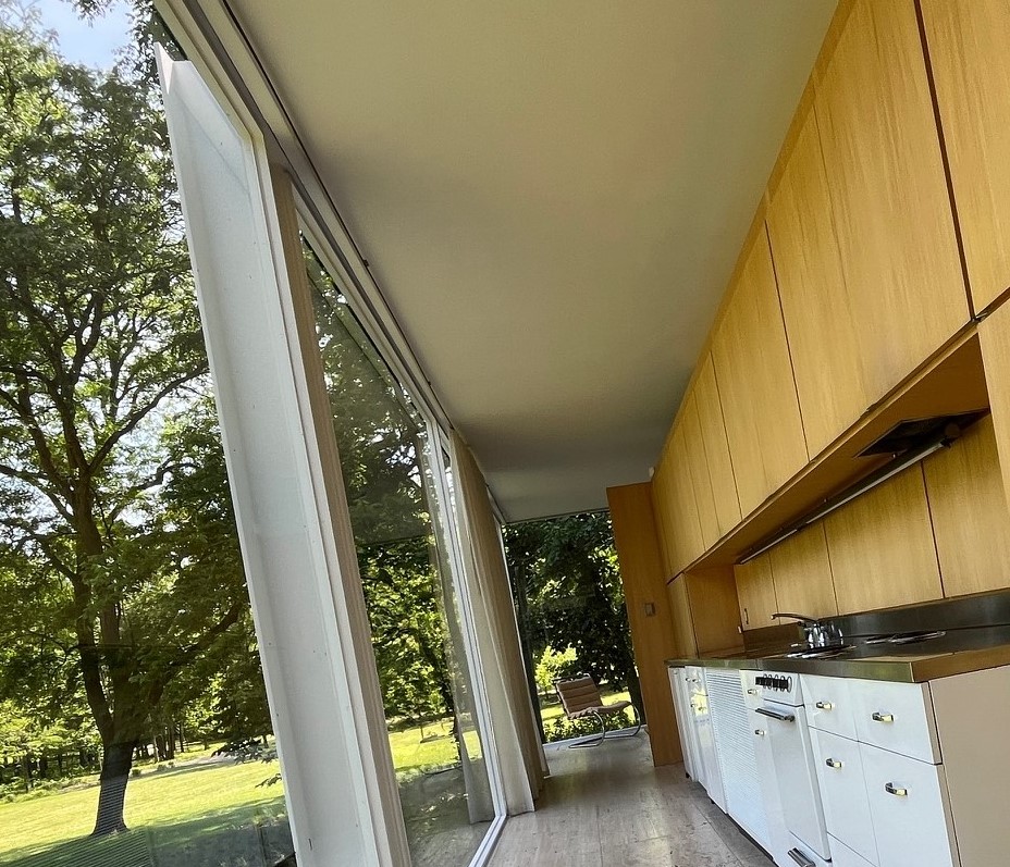 Mies van der Rohe lässt seine Bauherrin Kochen wie im Freien Foto ULrike Wirtz