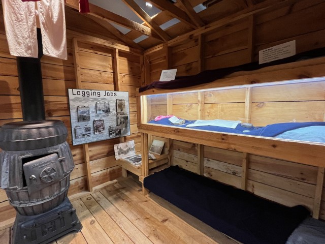Grand Haven Tri-Cities Historical Museum mit Nachbau einer alten Logger-Hütte Foto Ulrike Wirtz