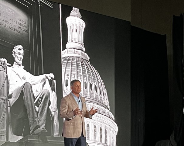 Setzt auf höchste demokratische Kraft mit Abraham Lincoln-Porträt - Geoff Freeman, President und CEO der U.S. Travel Association Foto Ulrike Wirtz