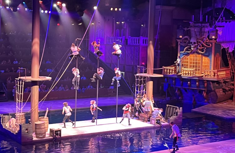 Pirates Voyage Dinner & Show, inszeniert und betrieben von der gerade verstorbenen Dolly Parton *(c) 