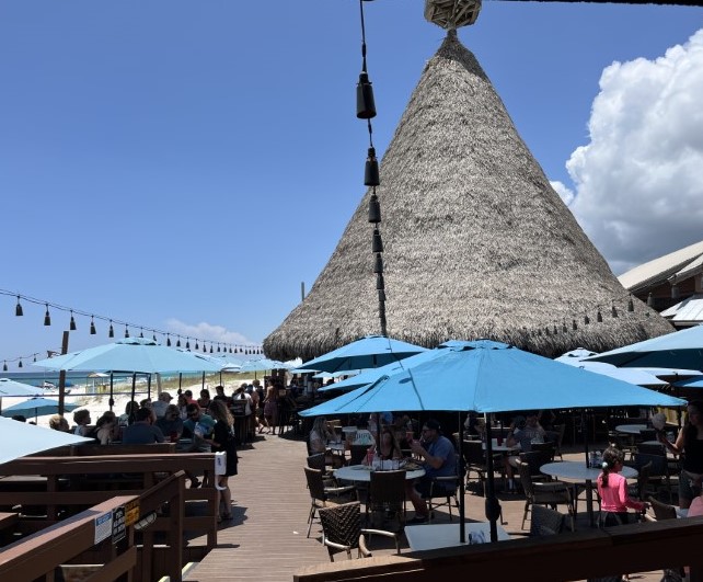Sharky‘s Beachfront Restaurant *(c)